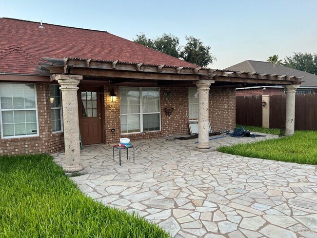 Foto del edificio - 4009 Orchid Ave