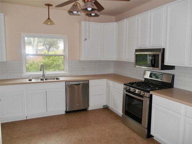 Foto del edificio - 6203 Faulkner Ridge Dr