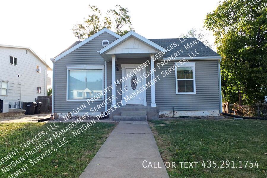 Primary Photo - 5 Bedroom 2 Bath