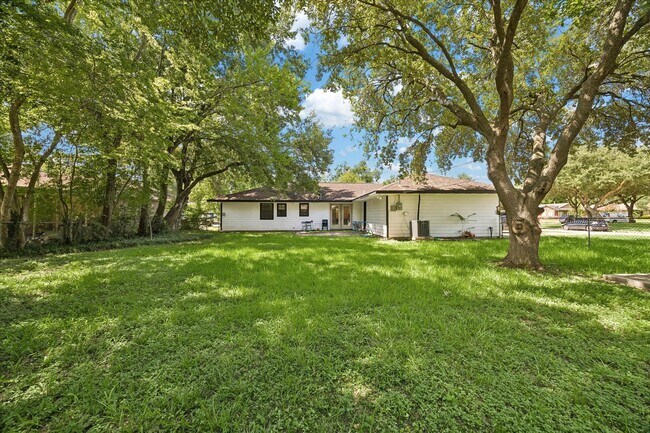 Foto del edificio - 8510 Western Dr