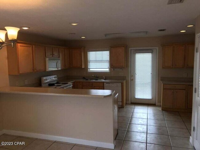 Foto del edificio - 2146 Sterling Cove Blvd