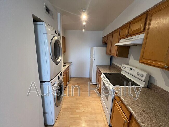 Foto del edificio - 4390 McPherson Ave