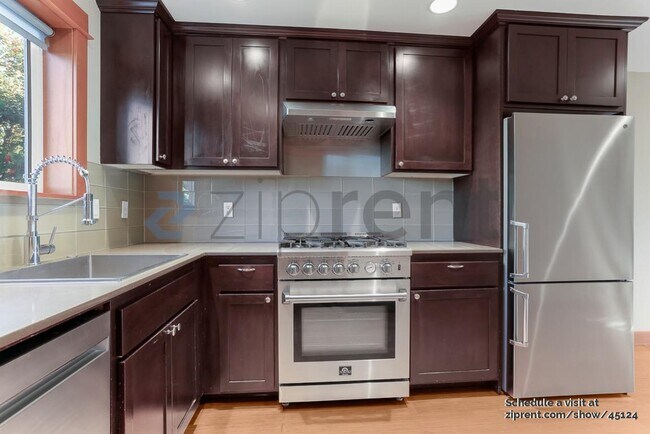 Foto del edificio - 6520 34th Ave SW