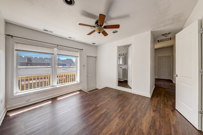 Building Photo - 4510 S Laflin St