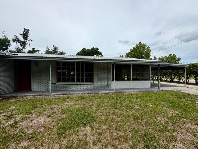 Building Photo - 3 bed/ 2 bath home in Plant City