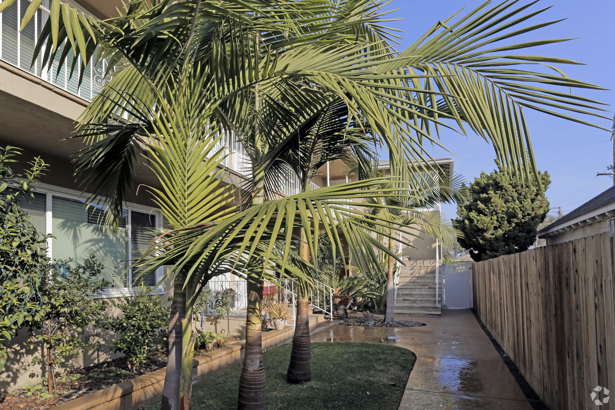 Building Photo - 3810 Marron Ave