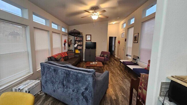 Building Photo - Haakenson - Fully Furnished Lake House with Dock Only available Oct 15th, 2026 until May 15th, 2027