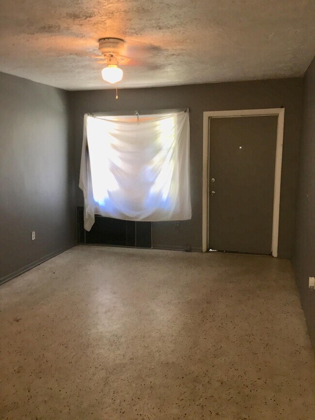 Foto del edificio - 1405 Edgewood Terrace