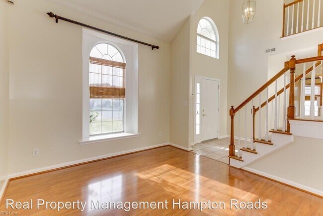 Building Photo - 4 br, 2.5 bath House - 500 Landmark Court