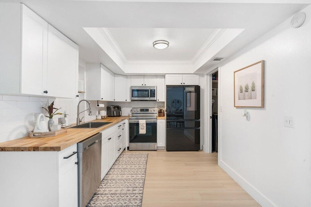 Foto principal - 232 Wellesley Dr