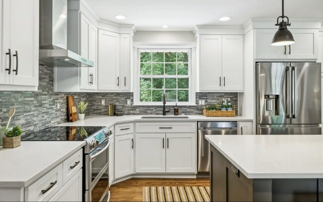 Foto del edificio - Multigenerational Single Level Ranch Livin...