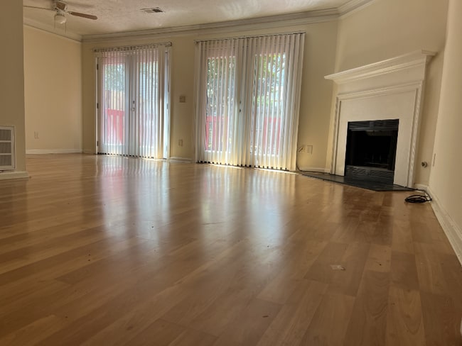 Building Photo - 3822 Meadow Green Ct