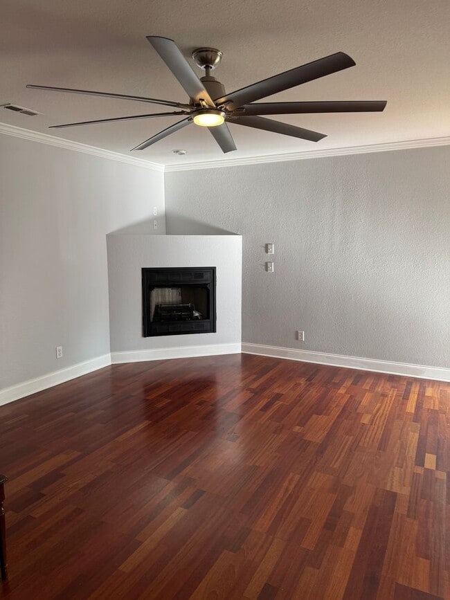 Photo - Maryville 37804 - 4-Bedroom, 2-Bath, 2-Story Condo - Contact Faye Hudson 865-789-3204
