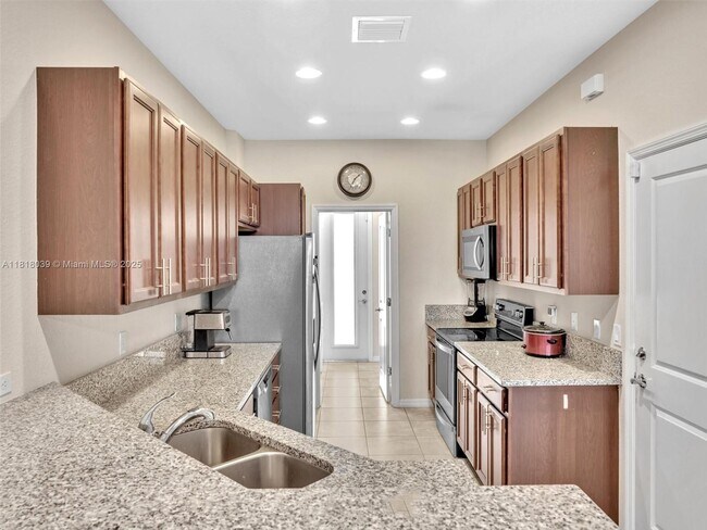 Foto del edificio - 3976 Poinciana Ln