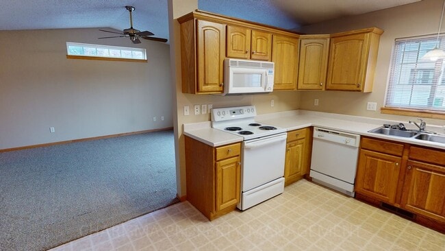 Building Photo - 415 S Bahnson Ave