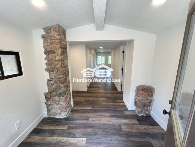 Foto del edificio - 7301 S Blue Creek Rd
