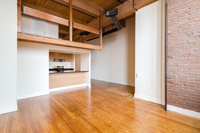 Foto del edificio - Spacious 1 Bedroom Loft Available 6/1