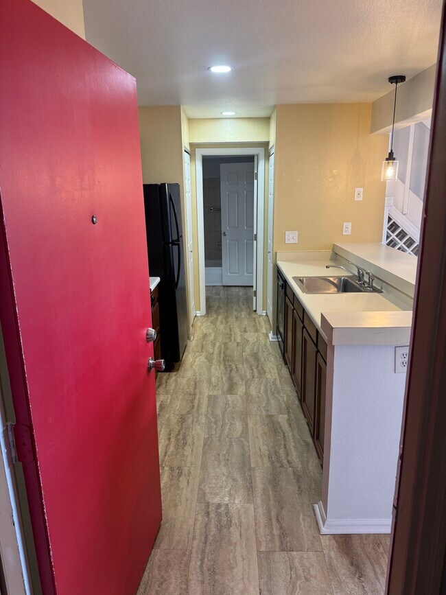 Foto del edificio - 4899 S Dudley St