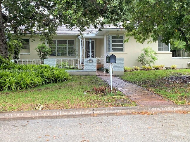 Foto del edificio - 9045 Hawthorne Ave