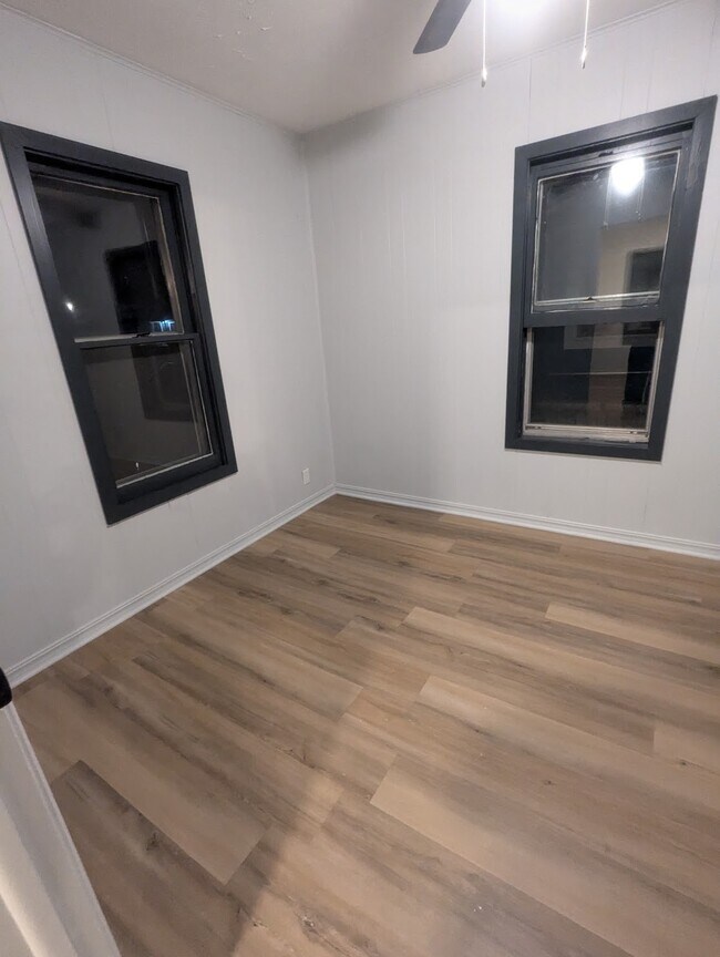 Foto del edificio - 112 N 5th St