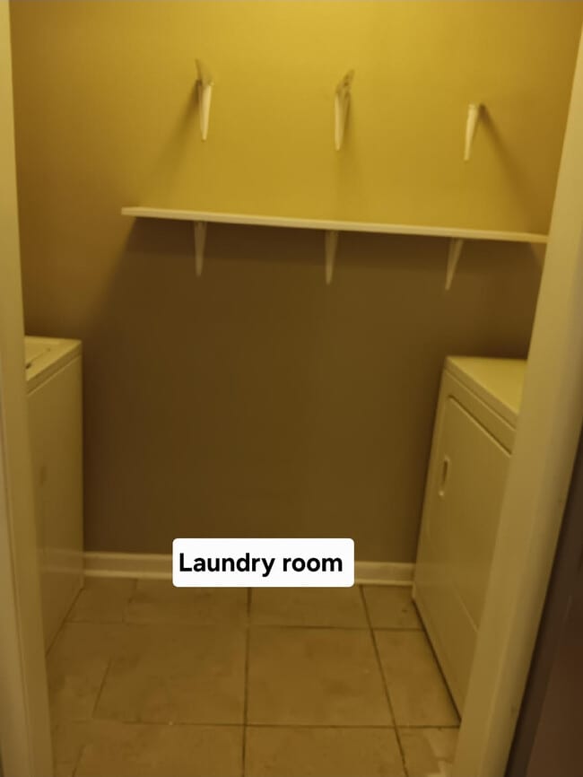 Building Photo - 8722 Orleans Dr