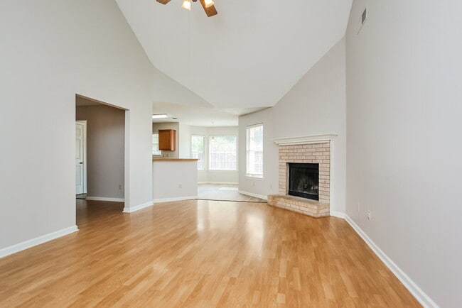 Building Photo - 7117 Puddin Ln