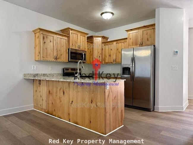 Building Photo - Glen Eagles Ct. Townhouse