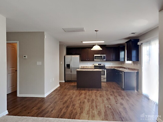 Foto del edificio - 2824 Tall Oaks Dr