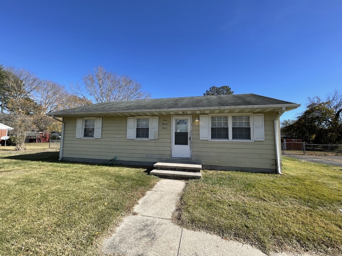 Primary Photo - 311 Brookdale Dr