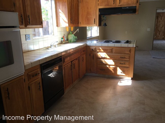 Building Photo - 3 br, 3 bath House - 2913 Pinon Street