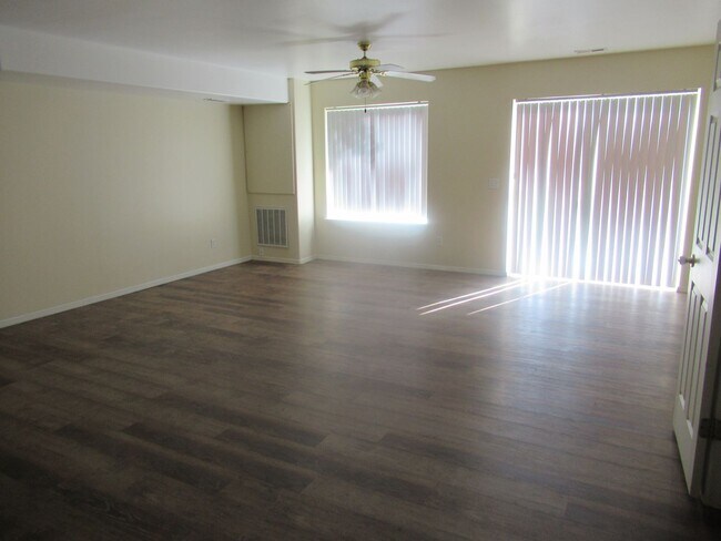 Foto del edificio - Townhome in CDA!