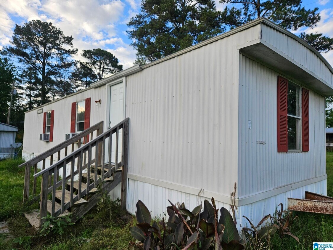 Primary Photo - 10 Coosa Cv Ln