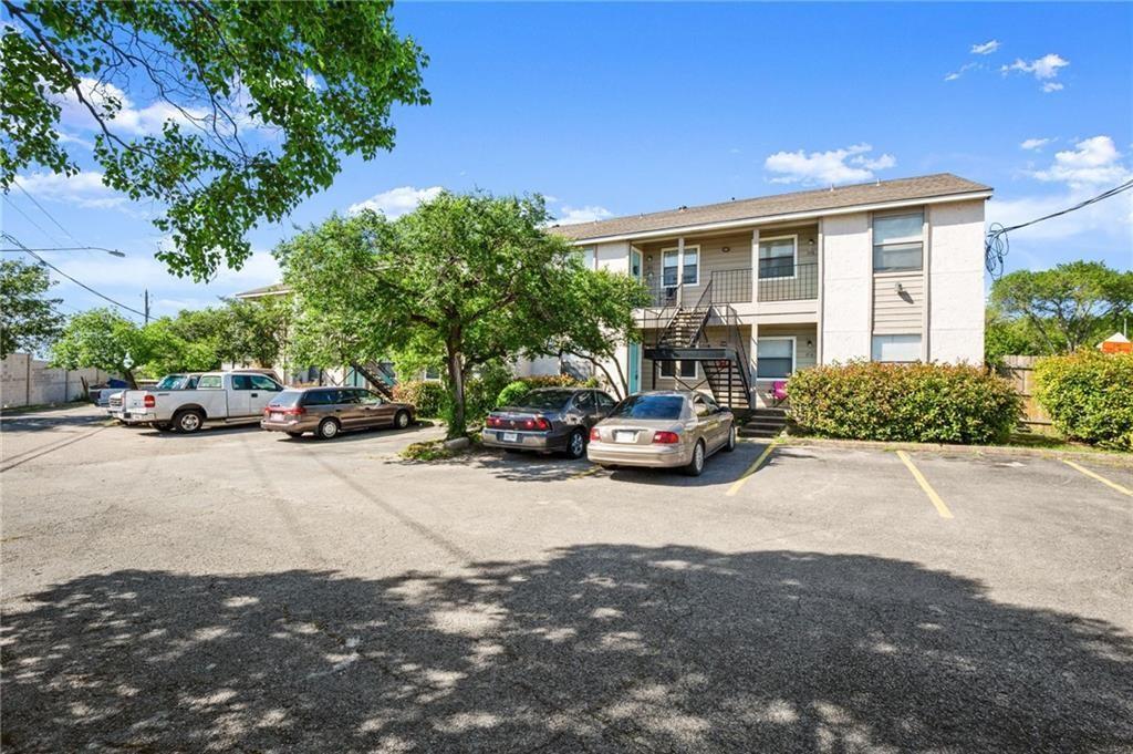 Foto principal - 3400 Lynridge Dr