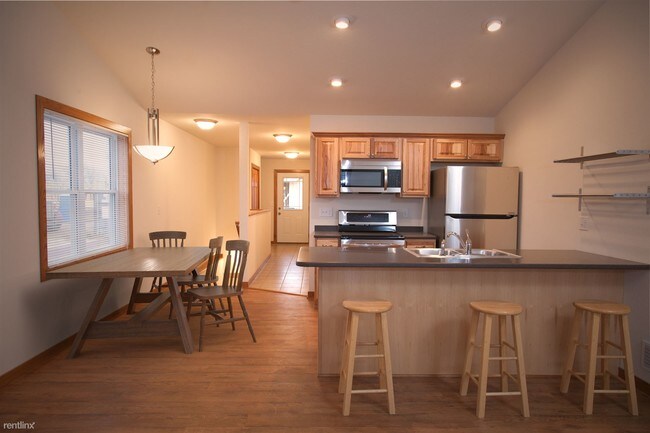 Foto del edificio - 3 br, 2 bath Townhome - 522 Lulu Ln 522