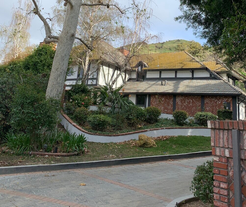 4202 Saddlecrest Ln, Westlake Village, CA 91361 House Rental in