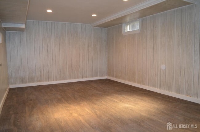 Building Photo - 550 4th St