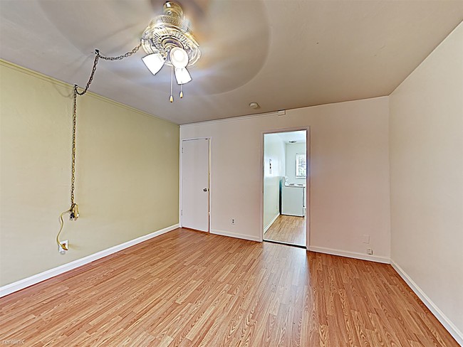 Building Photo - Studio, 1 bath  - 420 S 3rd St Apt 30