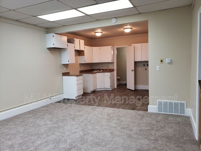 Foto del edificio - 972 W Center St