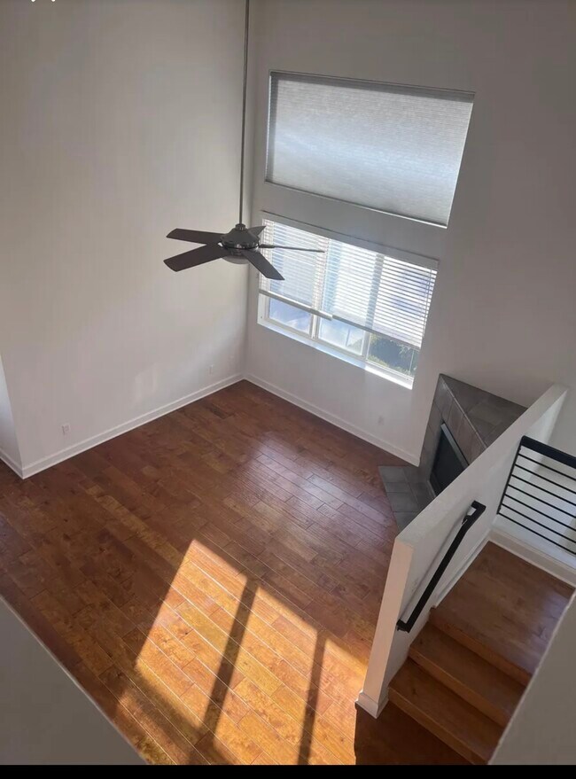 Foto del edificio - 14907 Moorpark St