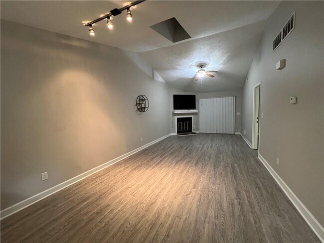Building Photo - 5376 Cherry Wood Dr