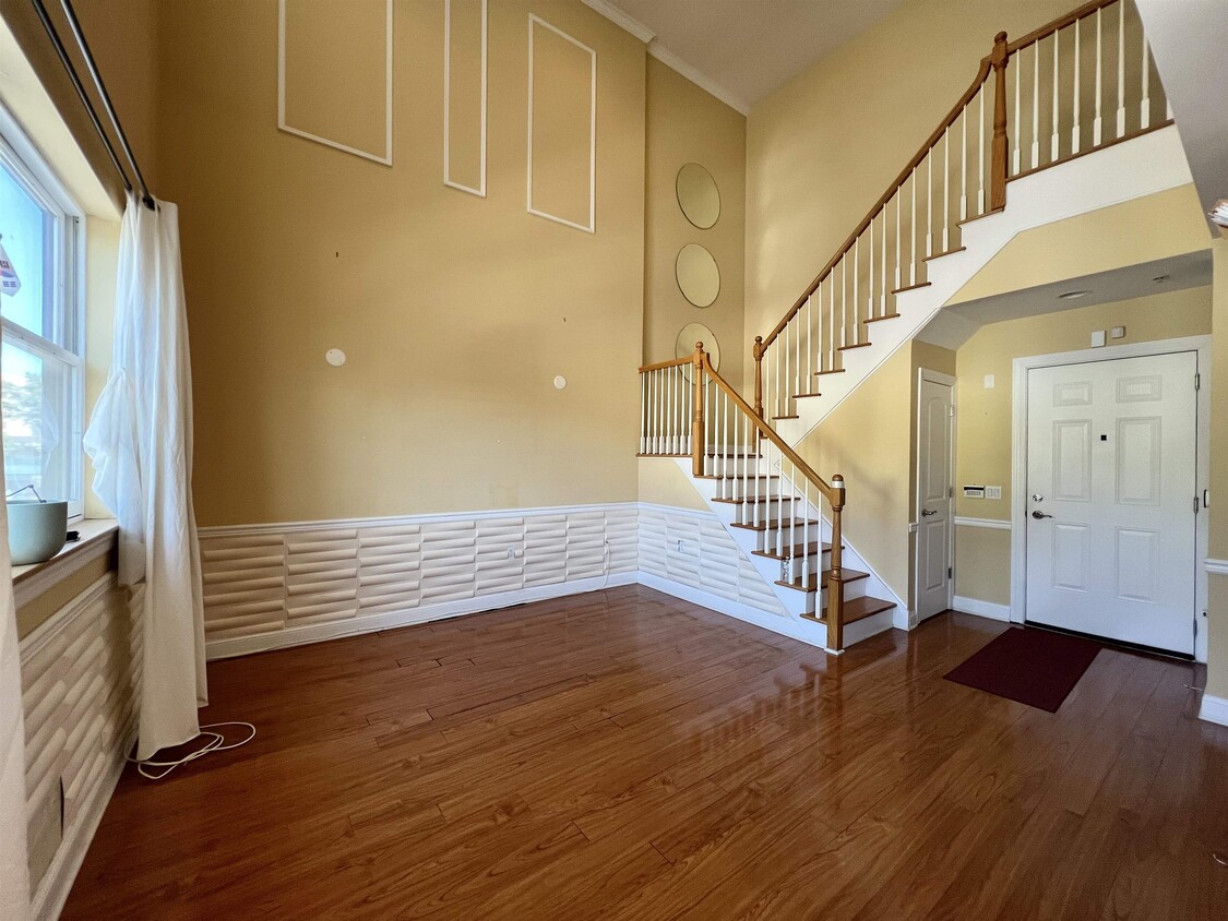 Foto principal - 769 Montgomery St