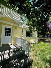 Building Photo - 304 S 12th Ave