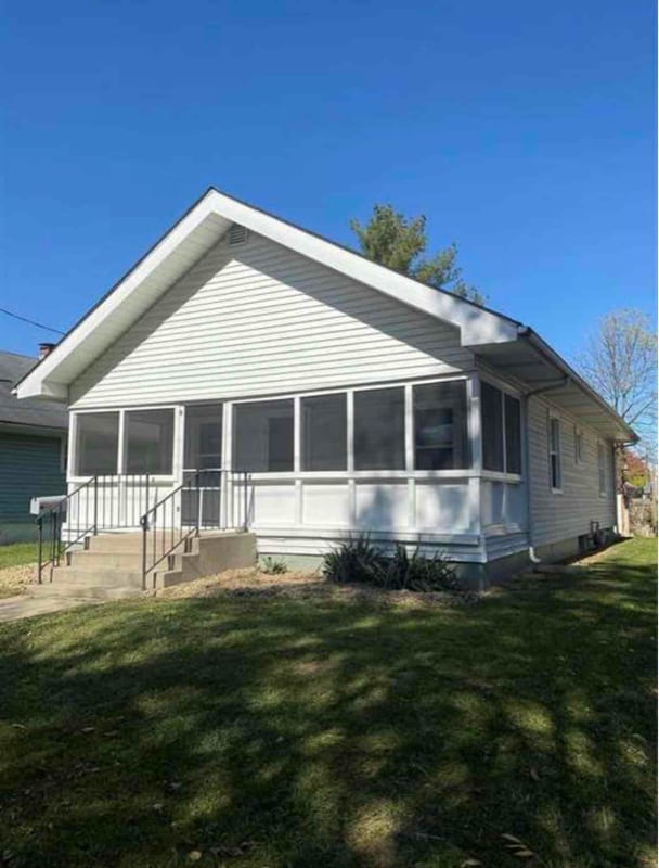 Building Photo - 1128 Manor Ct