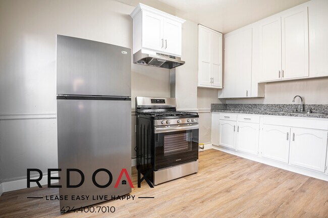 Foto del edificio - Lovely One Bedroom with Loads of Natural L...