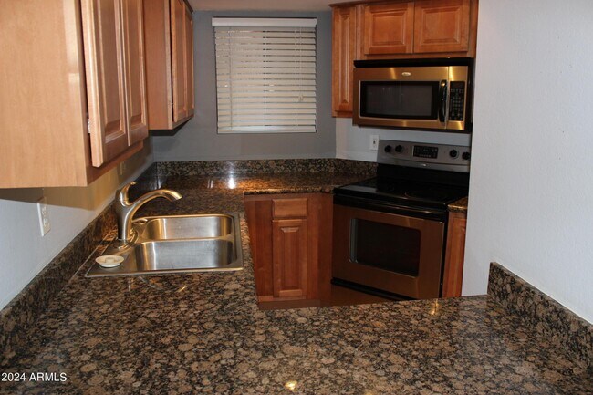 Foto del edificio - 885 N Granite Reef Rd