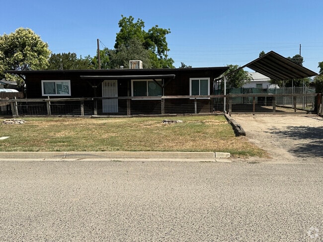 1640 W James Ave