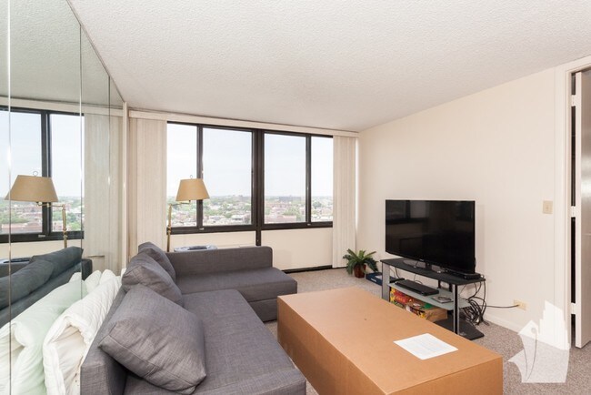 Foto del edificio - 2750 N Hampden Ct