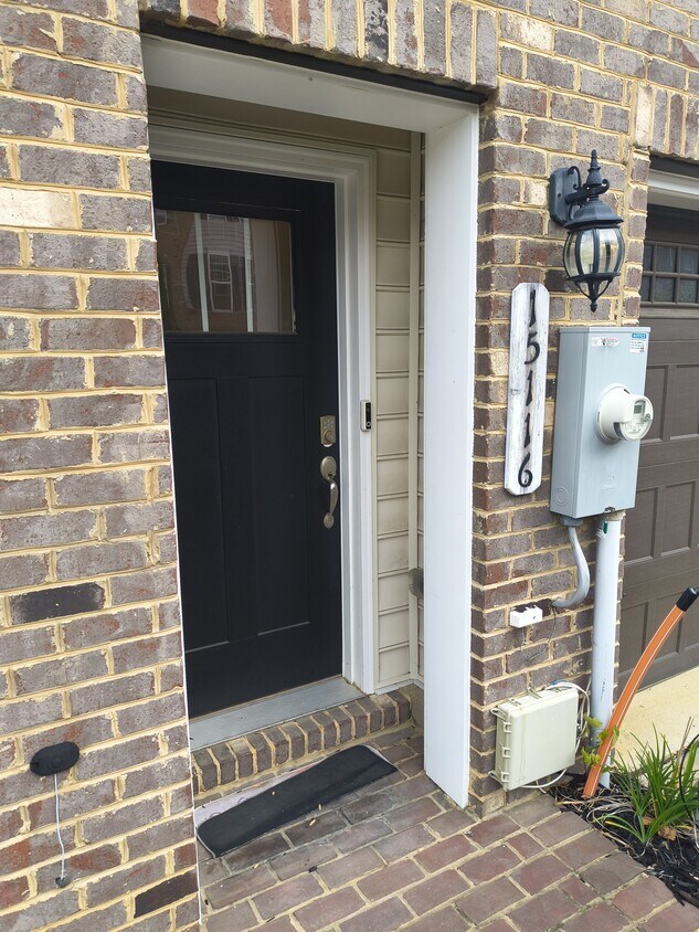 Primary Photo - 15116 Hogshead Way