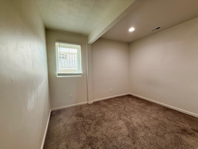 Building Photo - 737 3400 W