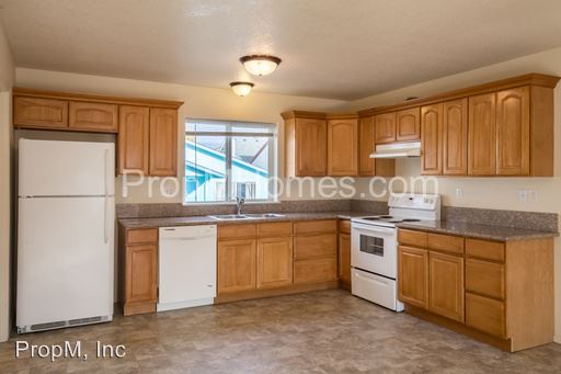 Building Photo - 2773 SE 84th Ave